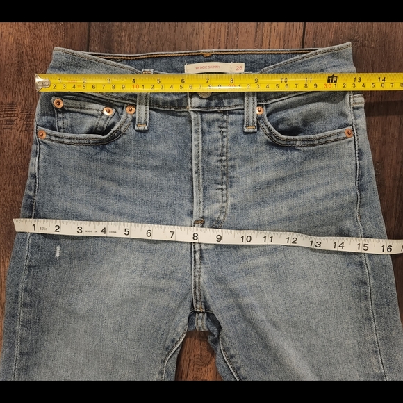 Levi's Wedgie Jeans - Picture 14 of 15